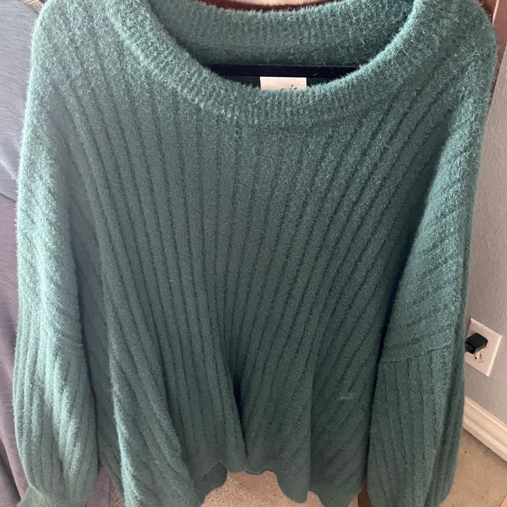 Aerie Crew Sweater 🌸